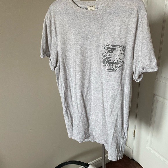 Abercrombie and Fitch Pocket T Shirt - Picture 8 of 8